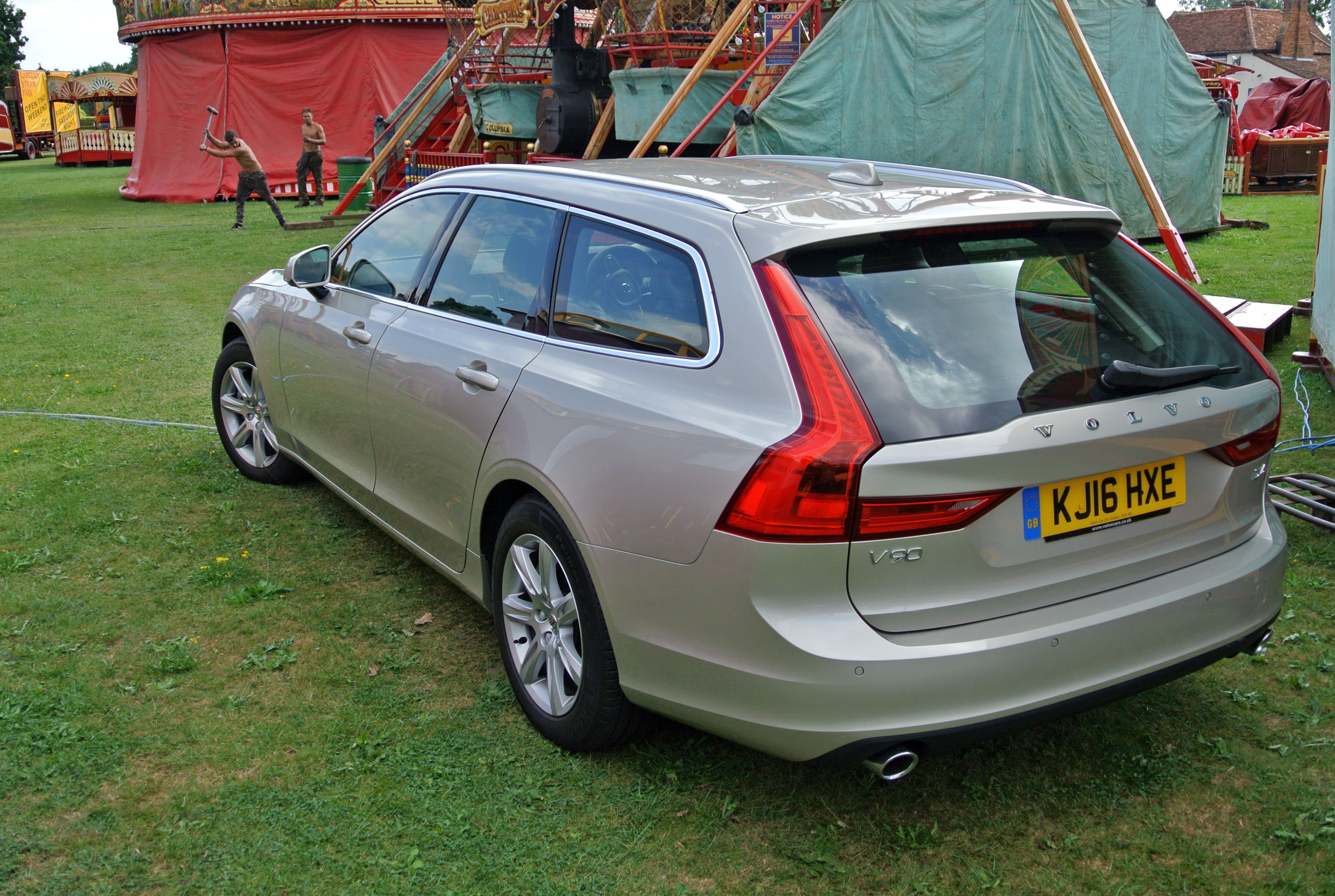 Volvo V90