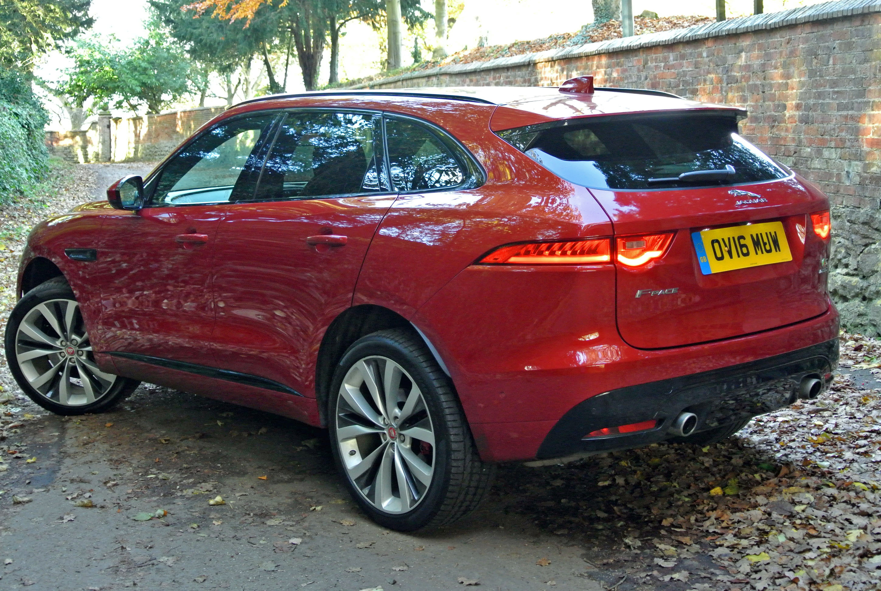 Jaguar F Pace