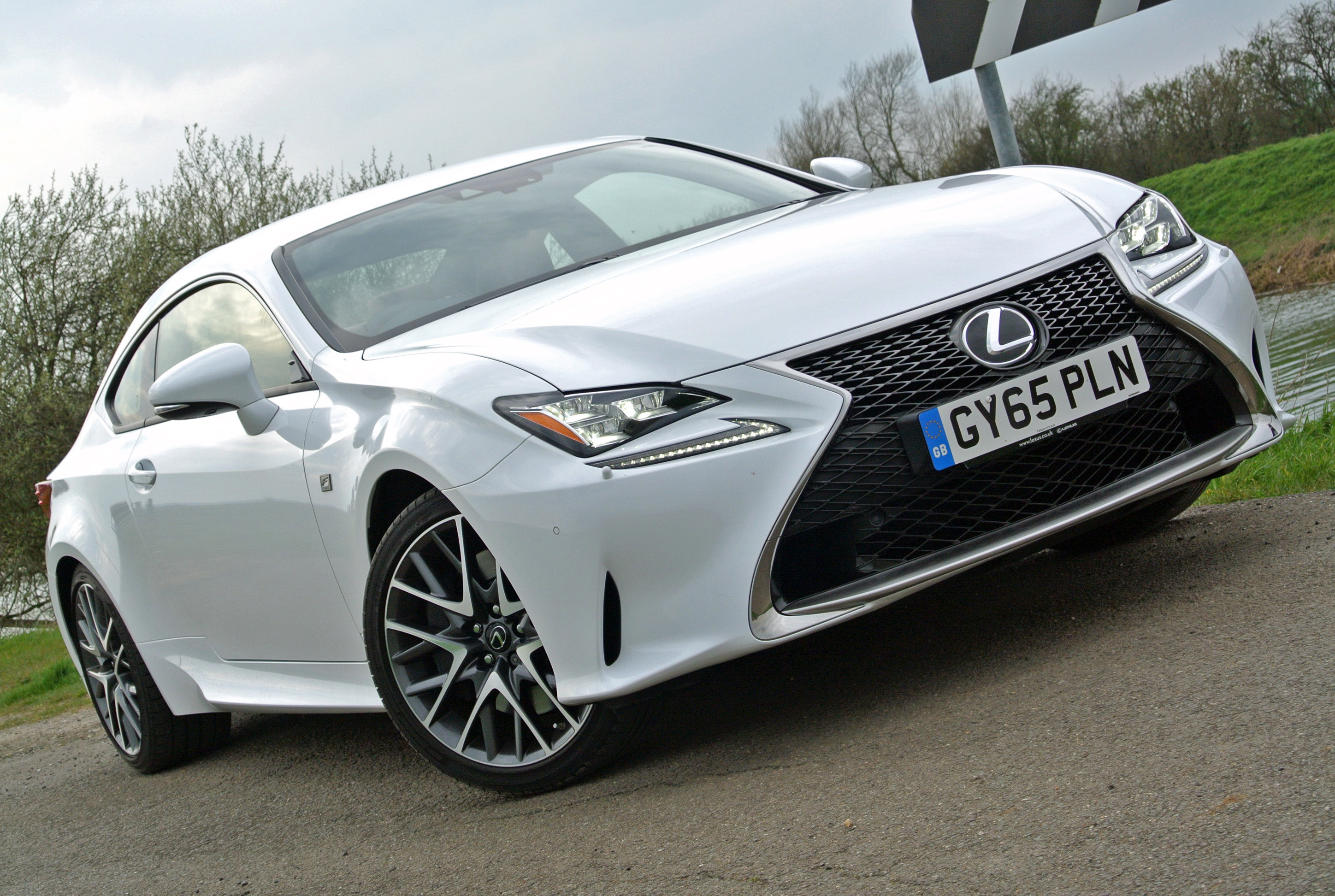 Lexus tackles the 2+2 scene with consummate ease in the RC200t