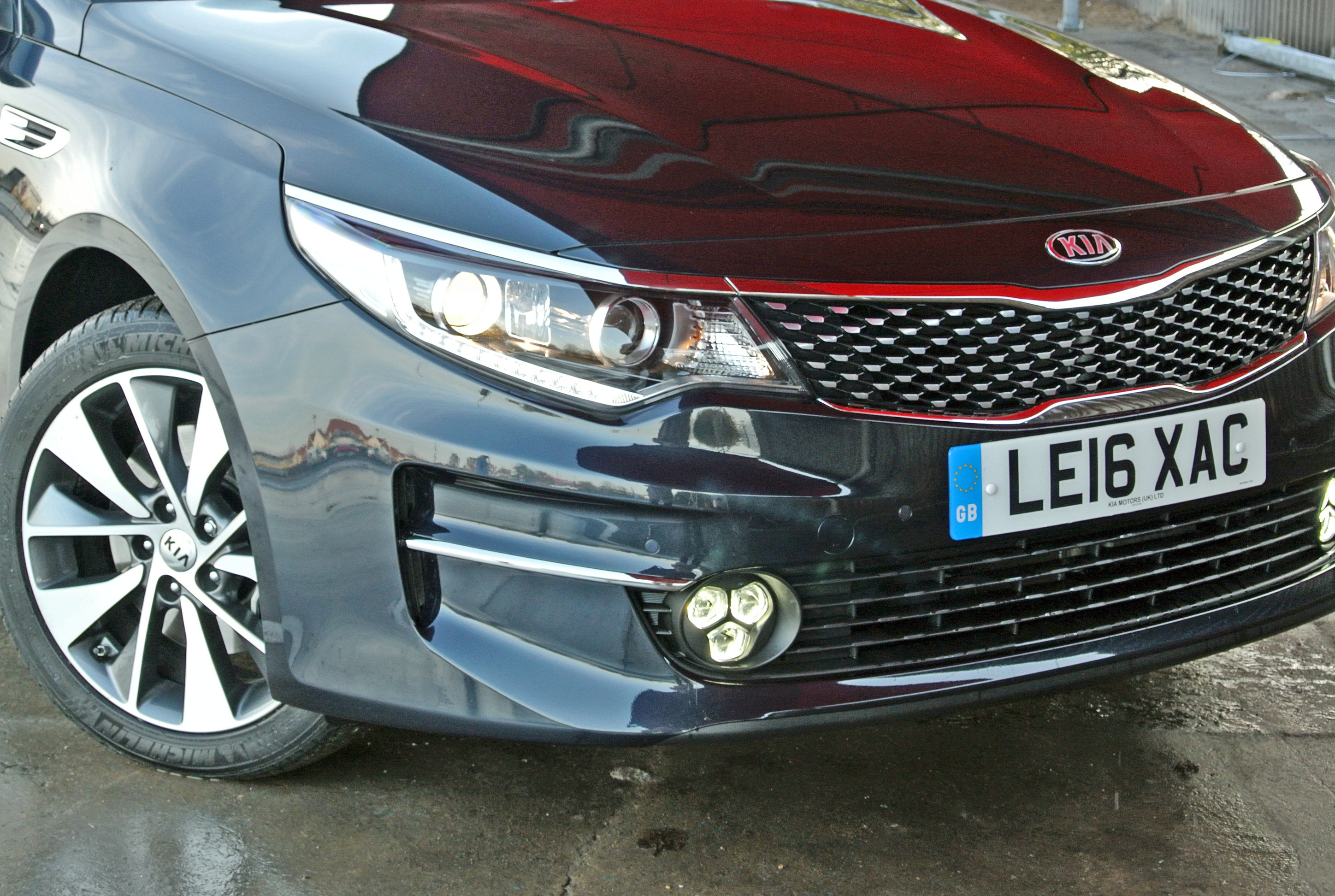The Kia Optima shows its better engineered SW dimensions